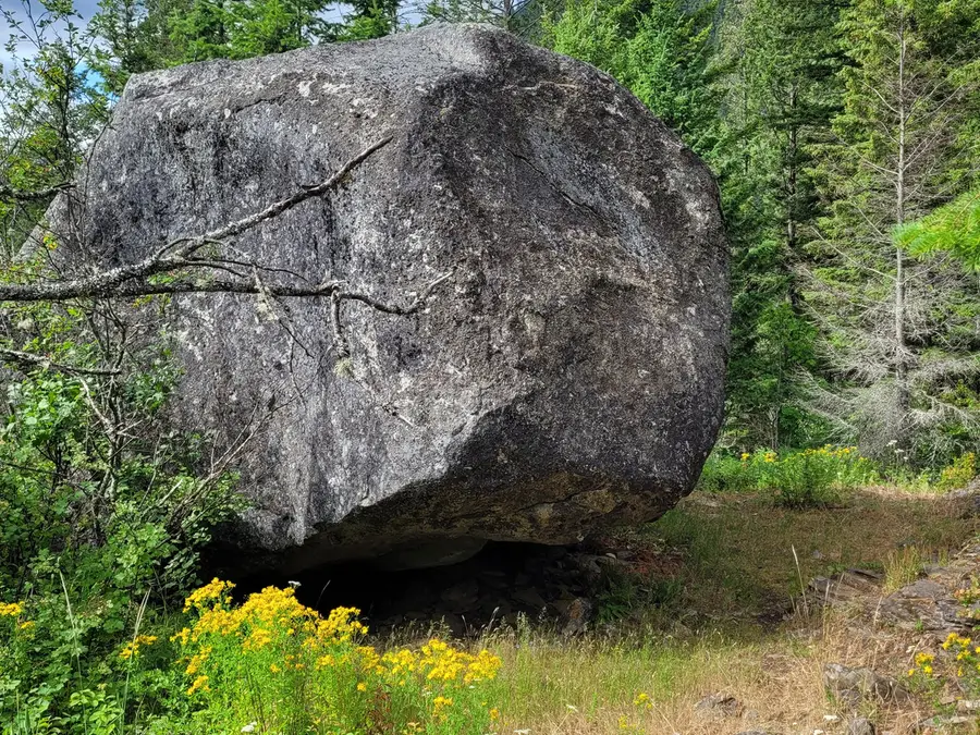 Balancing Rock photo 5